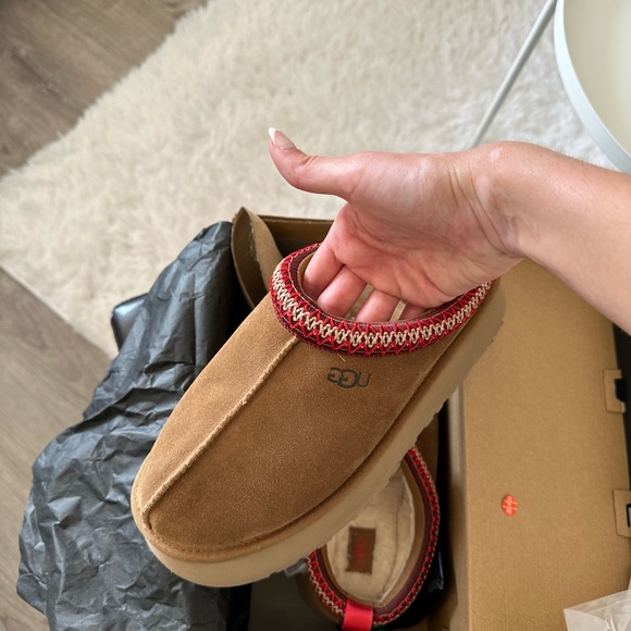 UGG Tazz Platform Slippers - Picture 5 of 7